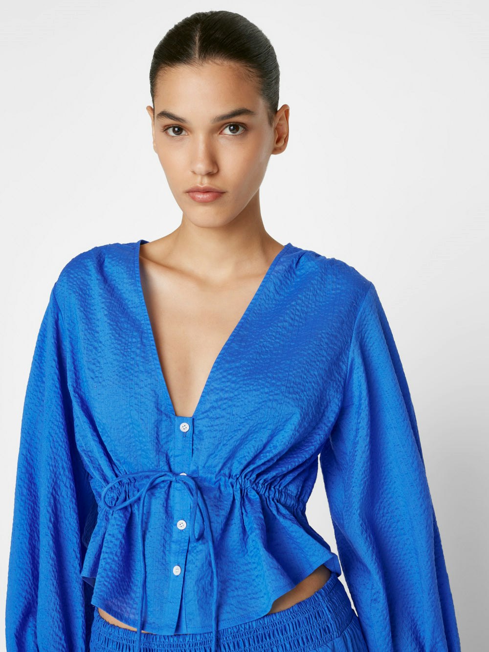 shirt front detail alt:size